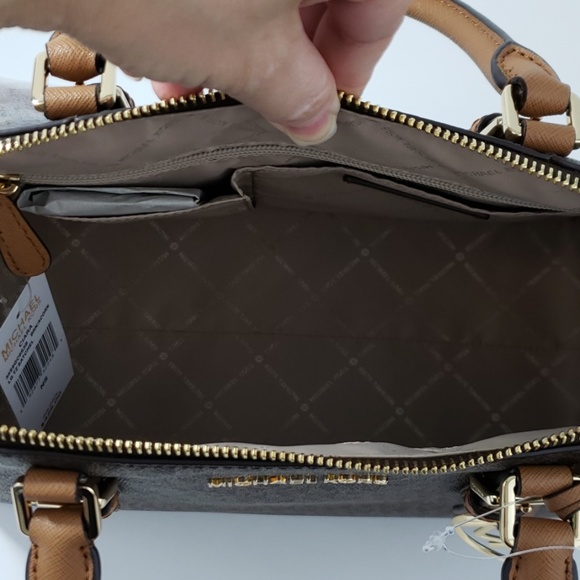 Michael Kors 2PC LG Ciara Satchel & Wrislet - Picture 5 of 7